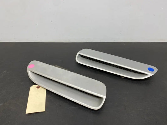 2009 PONTIAC G8 GT OEM HOOD VENT PAIR VENTS WITH DUCTS USED Pit Stop Auto