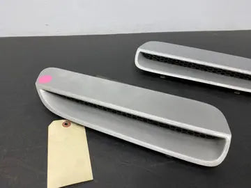 2009 PONTIAC G8 GT OEM HOOD VENT PAIR VENTS WITH DUCTS USED Pit Stop Auto