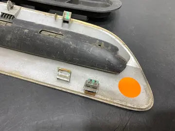 2009 PONTIAC G8 GT OEM HOOD VENT PAIR VENTS WITH DUCTS USED Pit Stop Auto