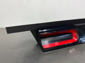 2019 DODGE CHALLENGER HELLCAT REDEYE OEM CENTER TAIL LIGHT TRUNK LIGHT USED Pit Stop Auto