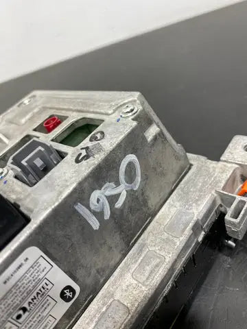 2019 DODGE CHALLENGER HELLCAT REDEYE OEM HEAD UNIT INFOTAINMENT SCREEN USED Pit Stop Auto