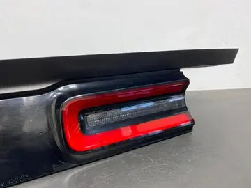 2019 DODGE CHALLENGER HELLCAT REDEYE OEM CENTER TAIL LIGHT TRUNK LIGHT USED Pit Stop Auto