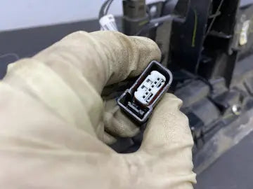 2019 DODGE CHALLENGER HELLCAT REDEYE OEM CENTER TAIL LIGHT TRUNK LIGHT USED Pit Stop Auto