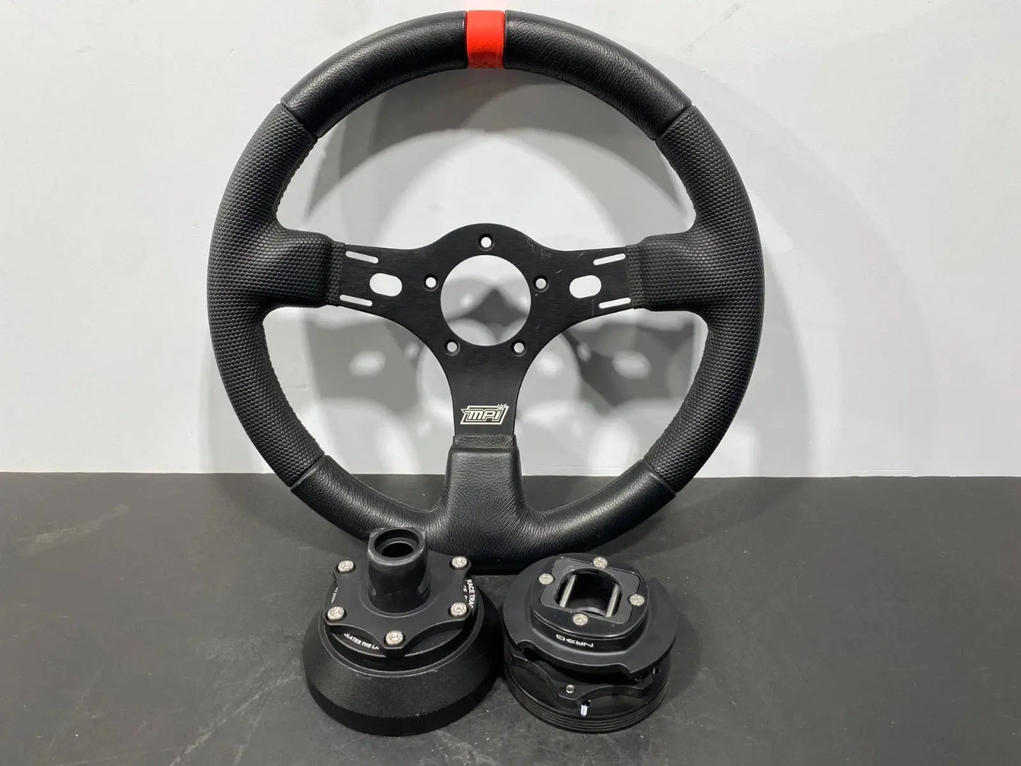 2011 CORVETTE GRANDSPORT MOTION RACEWORKS NRG RELEASE HUB SET COMBO USED Pit Stop Auto