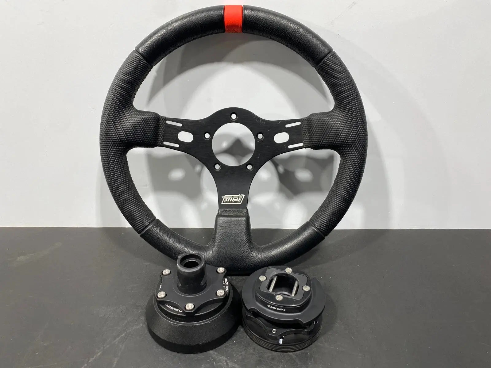 2011 CORVETTE GRANDSPORT MOTION RACEWORKS NRG RELEASE HUB SET COMBO USED Pit Stop Auto
